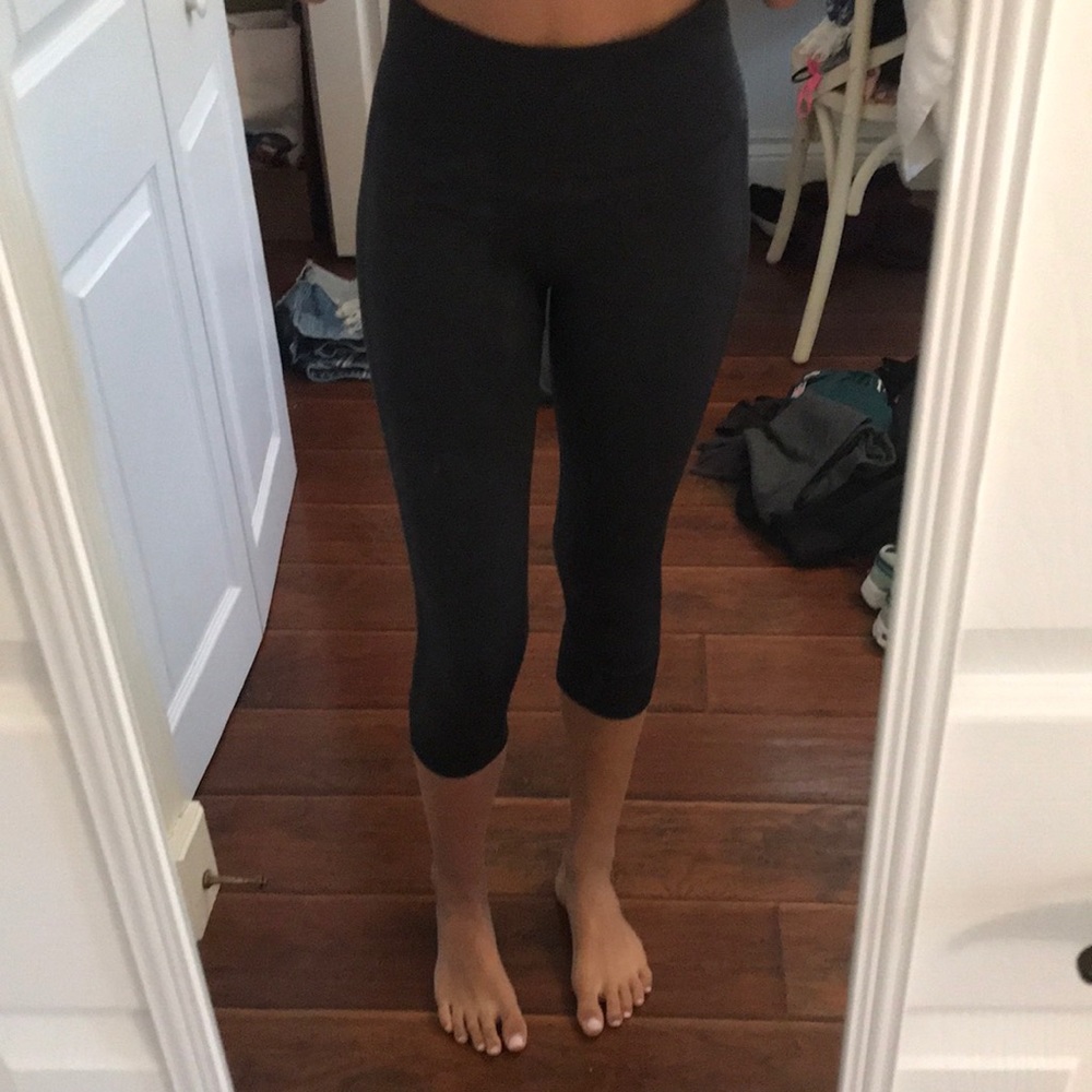 Grey lululemon capris